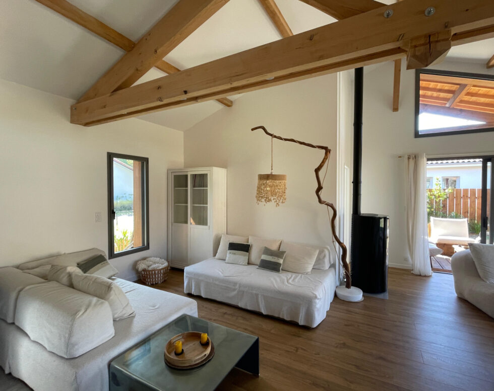 MOLIETS-ET-MAÂ ÉLÉGANTE MAISON CONTEMPORAINE AU CŒUR DES LANDES