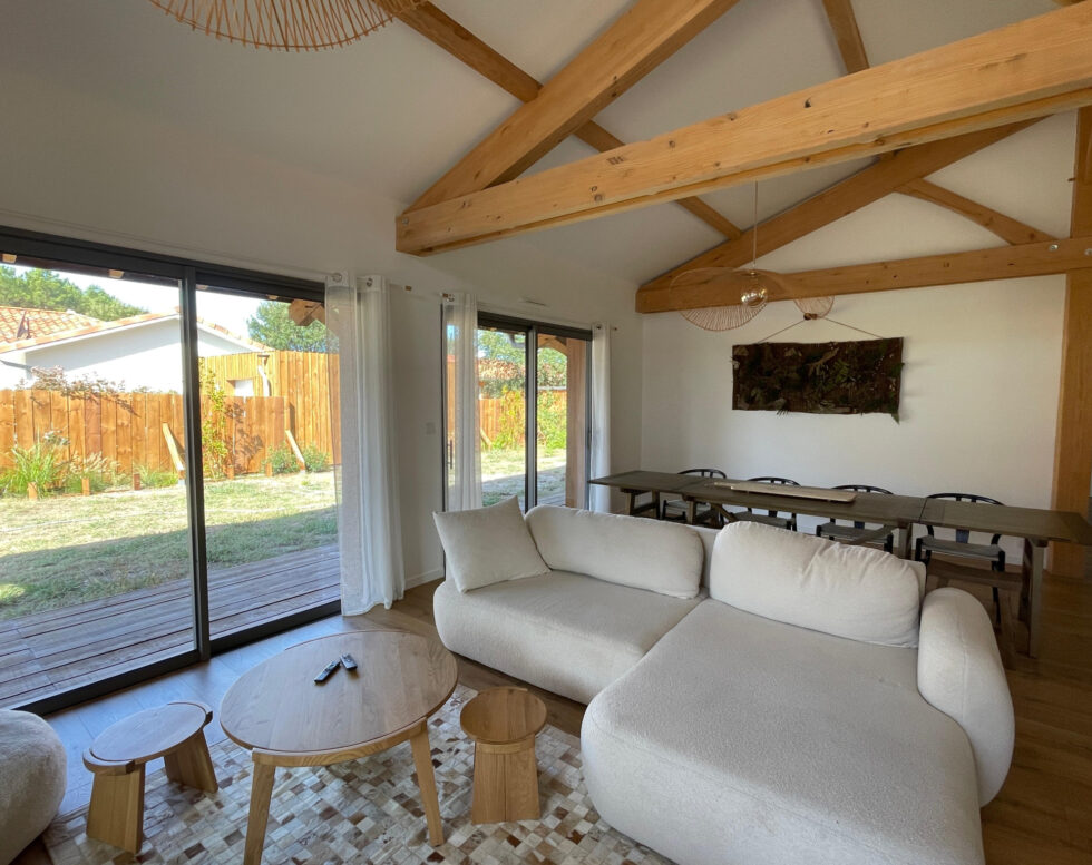 MOLIETS-ET-MAÂ ÉLÉGANTE MAISON CONTEMPORAINE AU CŒUR DES LANDES